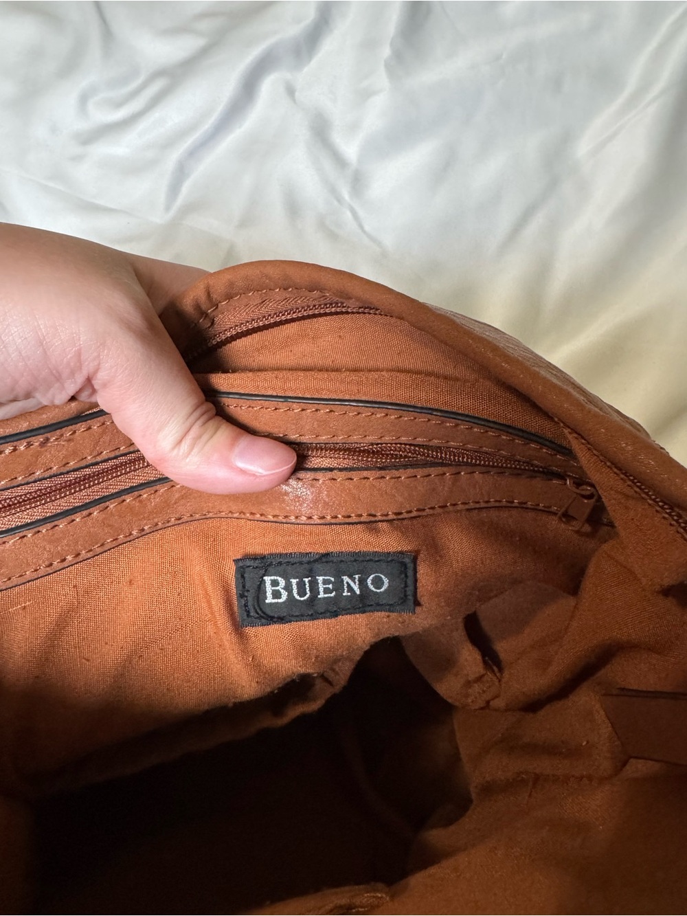 Bueno Pebbled Brown Crossbody Shoulder Zip Closure Inner/Outer Pockets - Picture 5 of 8